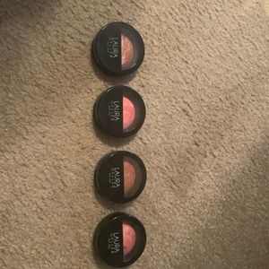 Laura Geller blushes